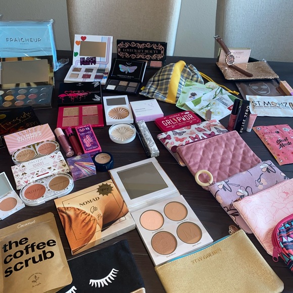 Makeup bundle - Picture 9 of 13
